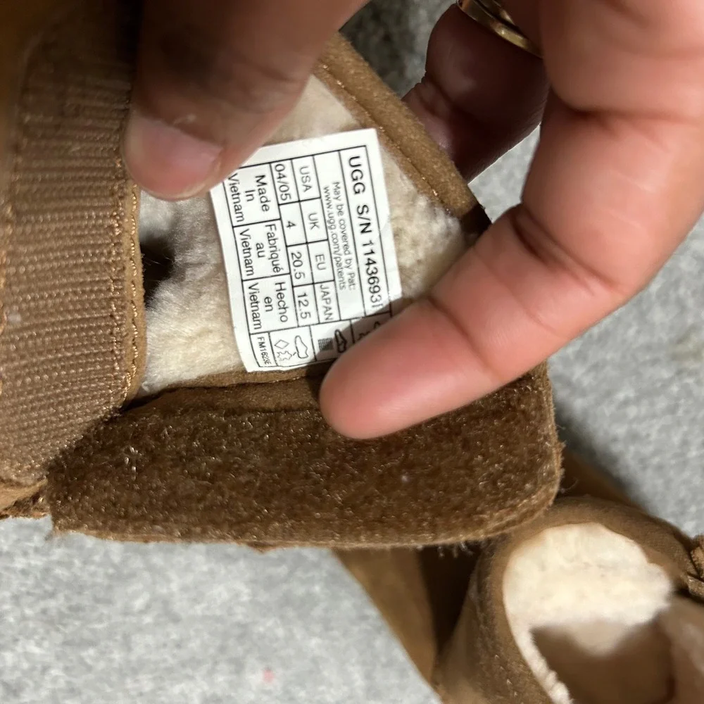 UGG Jesse II Infant Boots Chestnut Suede Sheepskin Lined Size 4/5 1143693I